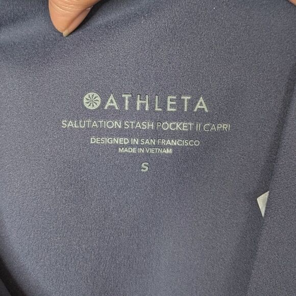 Athleta Salutation Stash Pocket‎ II Mesh Bottom Capri Leggings Blue Small - Picture 6 of 8